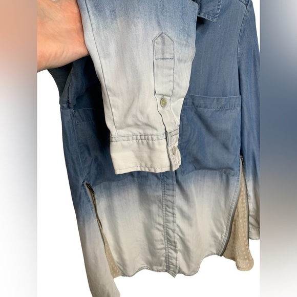 Holding Horses Anthropologie Ombre Denim Zip Lace Detail Shirt Size 2 - Picture 11 of 12